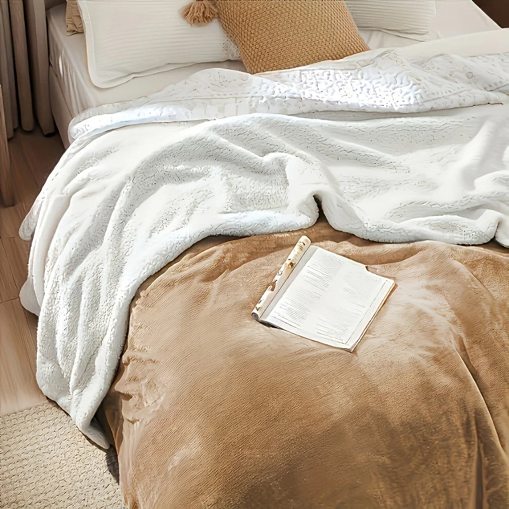 CloudSnuggle Plush Throw Blanket — Ultra-Soft Cozy Fleece for Couch & Bed