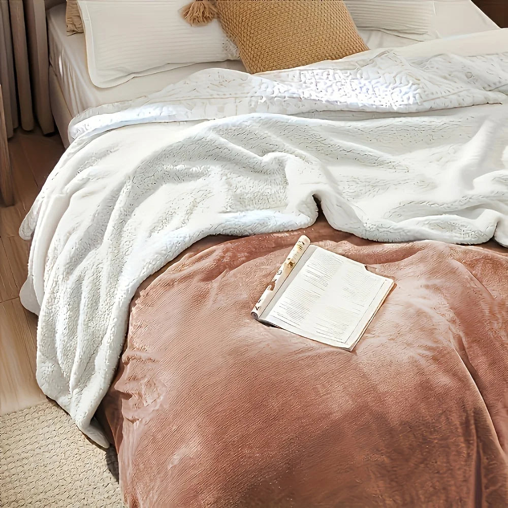 CloudSnuggle Plush Throw Blanket — Ultra-Soft Cozy Fleece for Couch & Bed