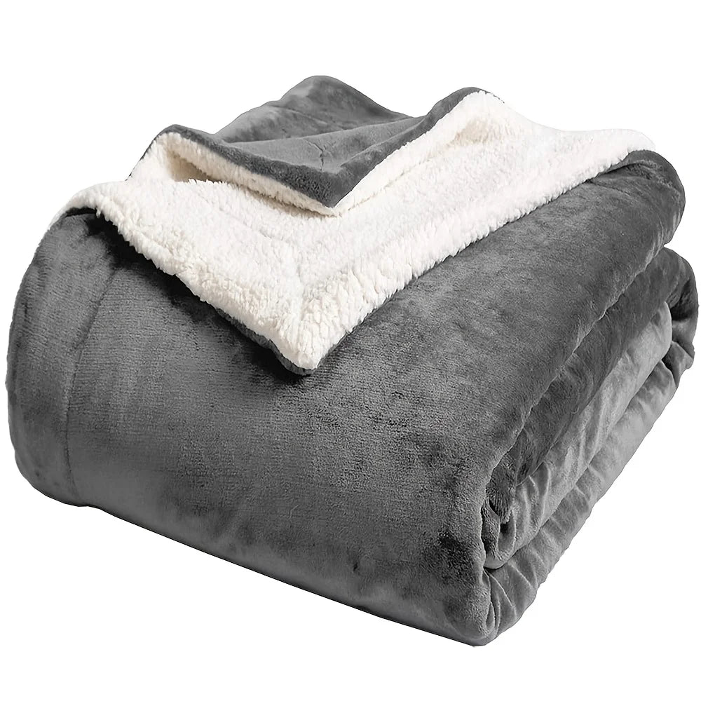 CloudSnuggle Plush Throw Blanket — Ultra-Soft Cozy Fleece for Couch & Bed